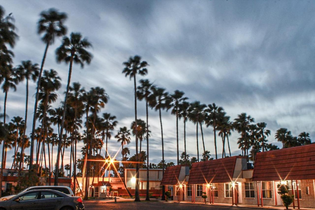Victoria Palms Inn And Suites Donna Esterno foto
