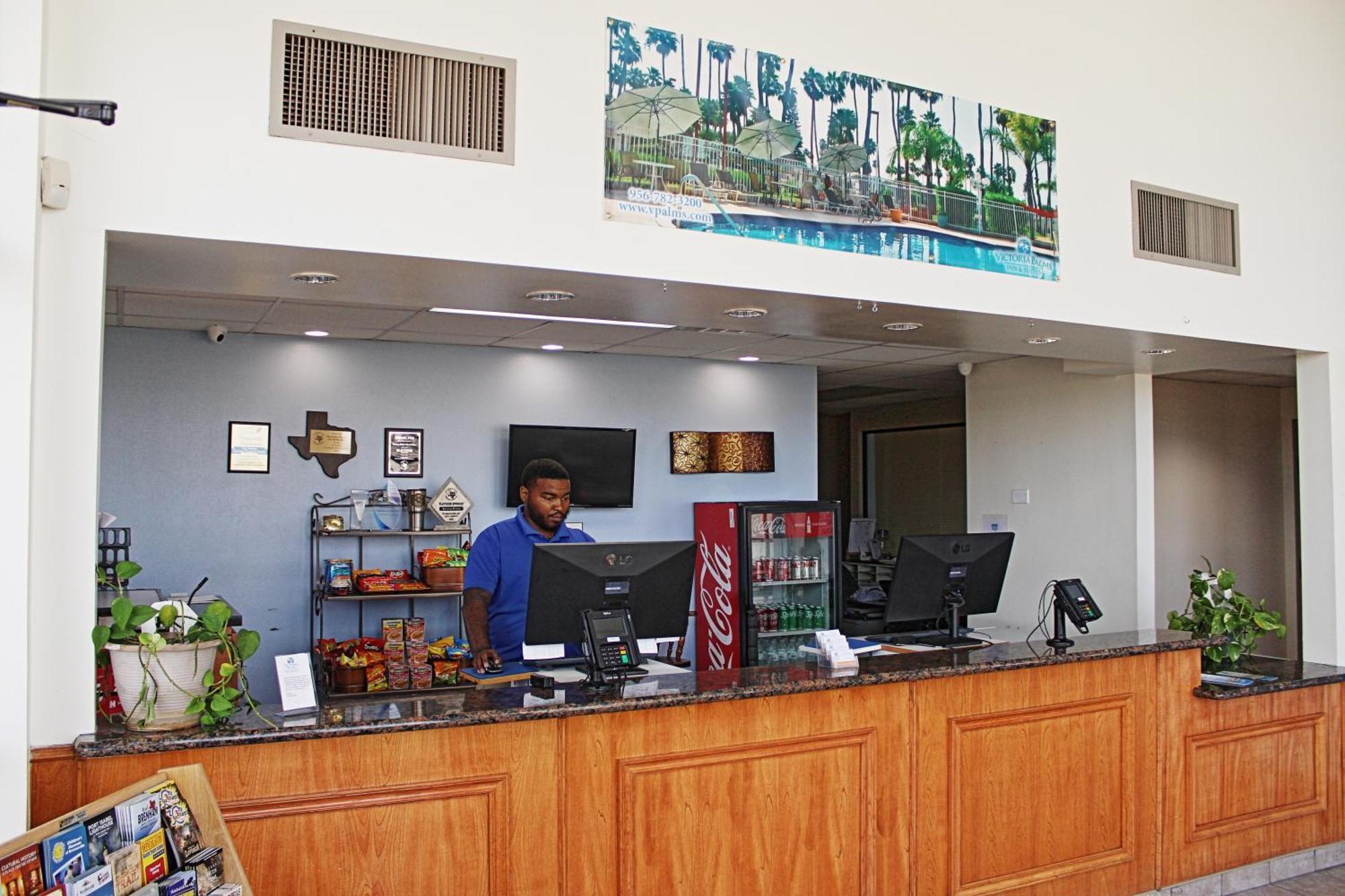 Victoria Palms Inn And Suites Donna Esterno foto