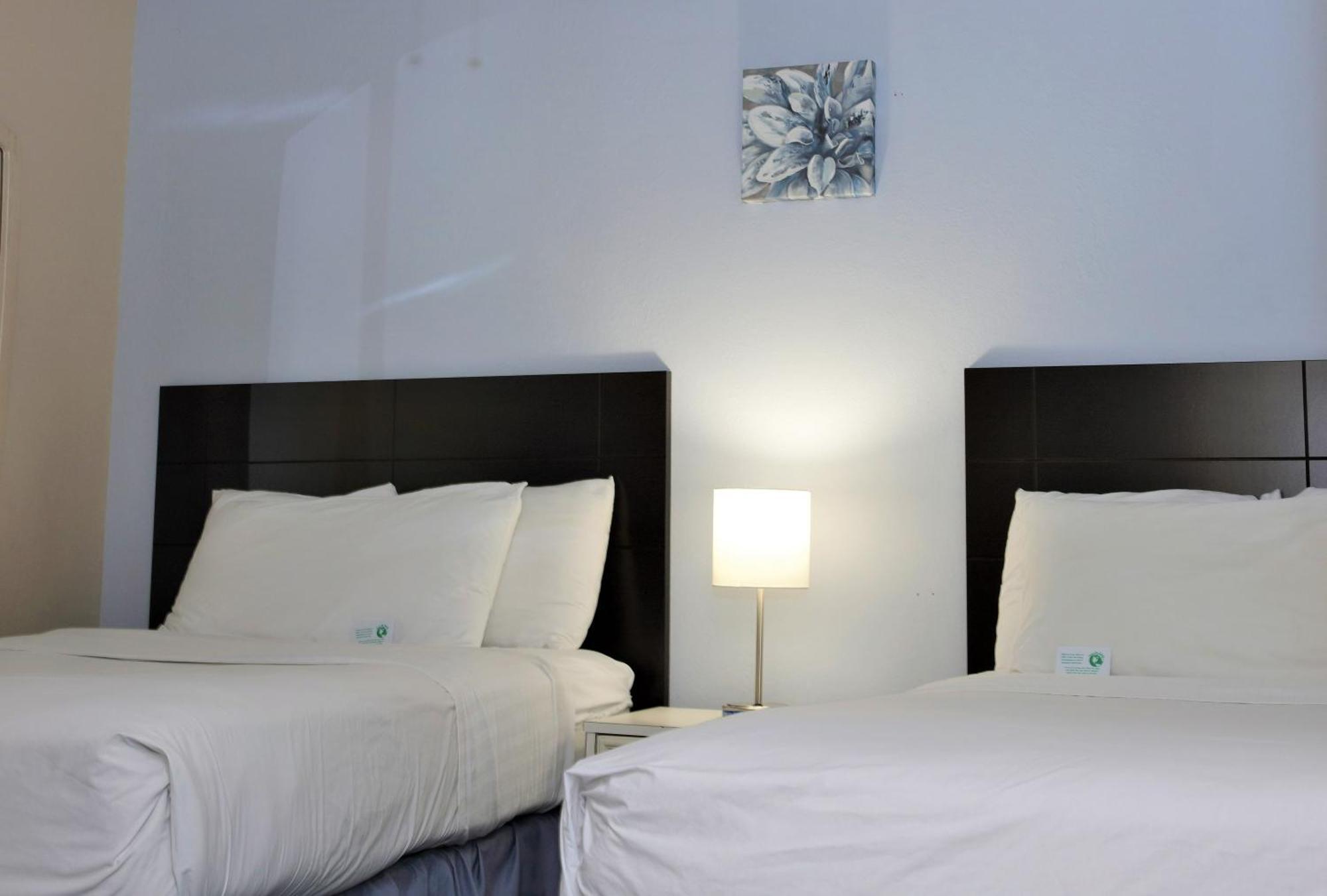 Victoria Palms Inn And Suites Donna Esterno foto