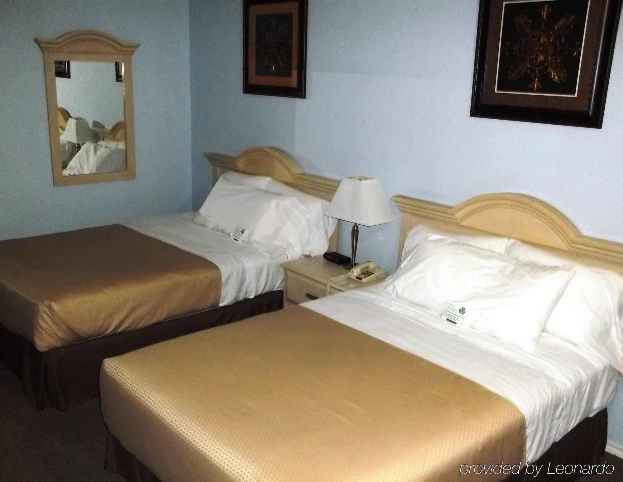 Victoria Palms Inn And Suites Donna Esterno foto