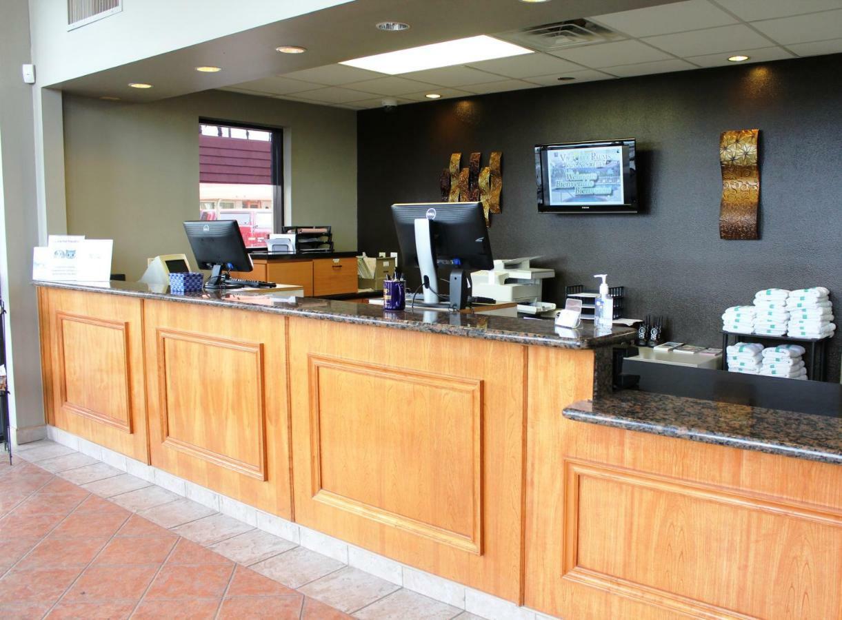 Victoria Palms Inn And Suites Donna Esterno foto